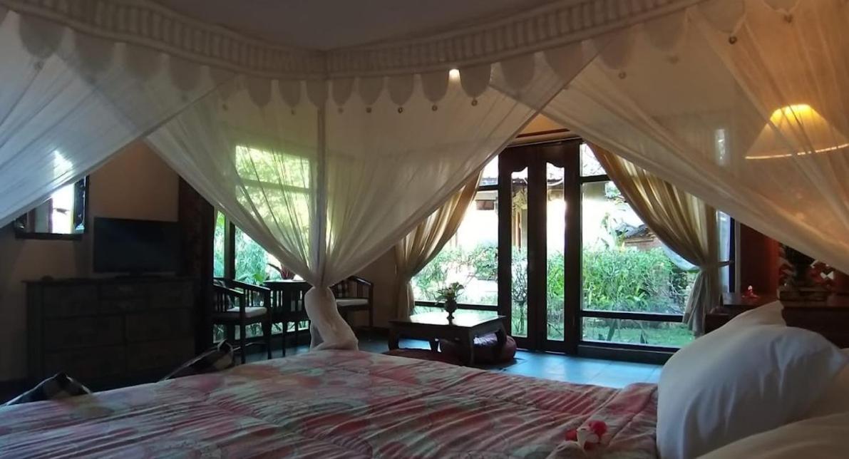 Rambutan Hotel Lovina Esterno foto