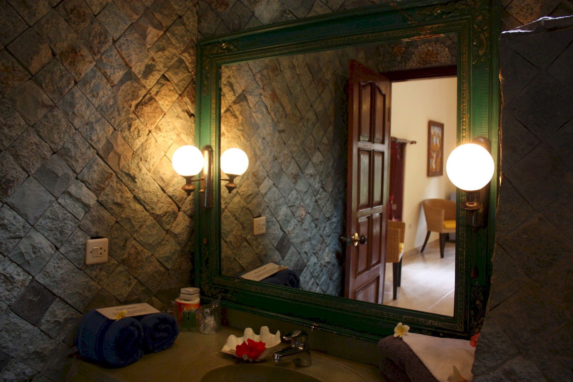 Rambutan Hotel Lovina Esterno foto