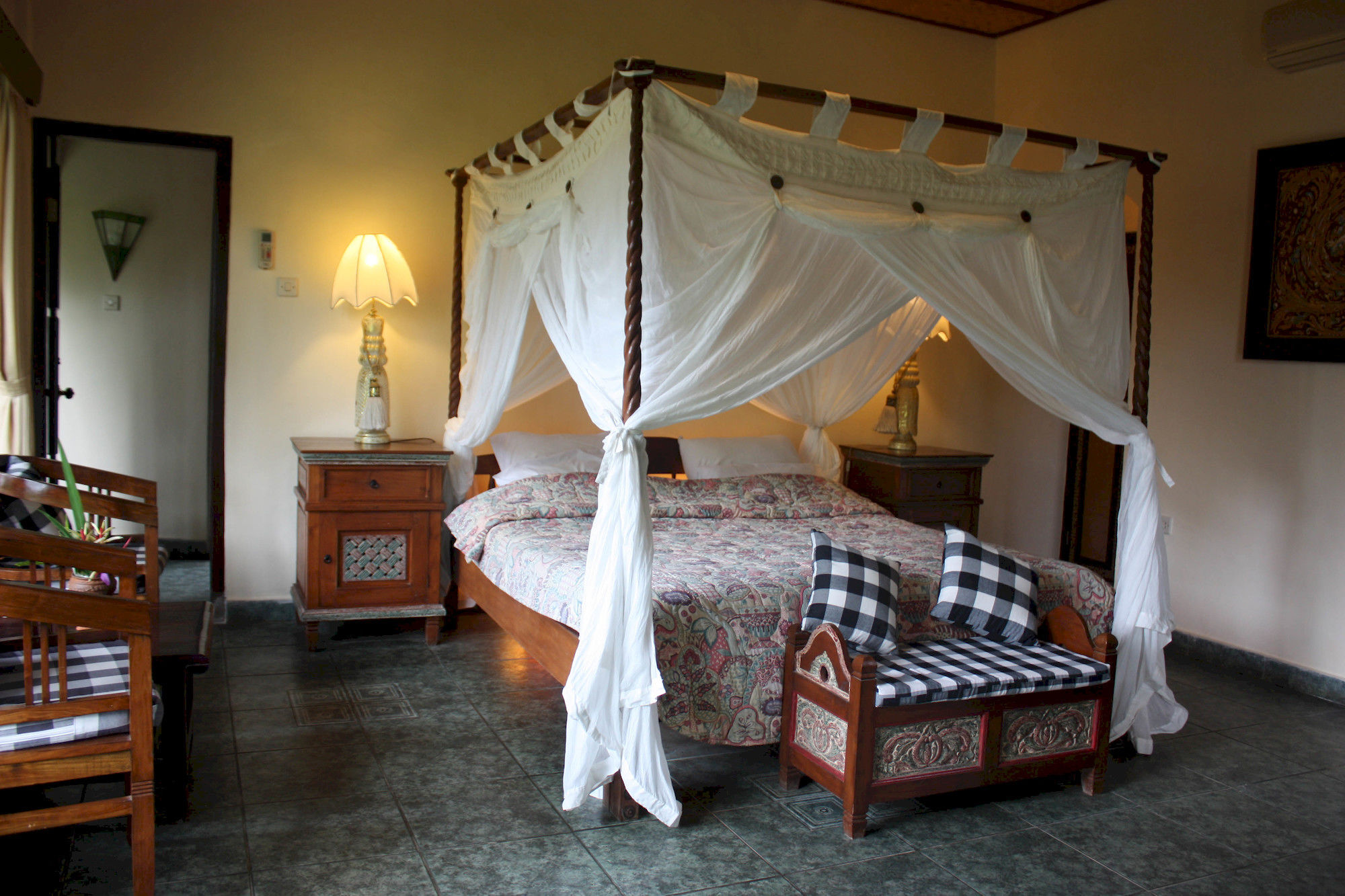 Rambutan Hotel Lovina Esterno foto